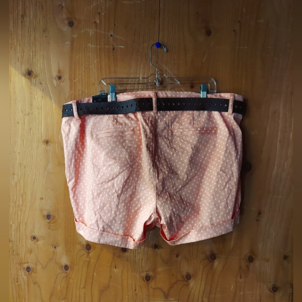 Torrid We Swear By The Fit Peach & White Polka Dot Patterned W/ Belt Short - Picture 2 of 11